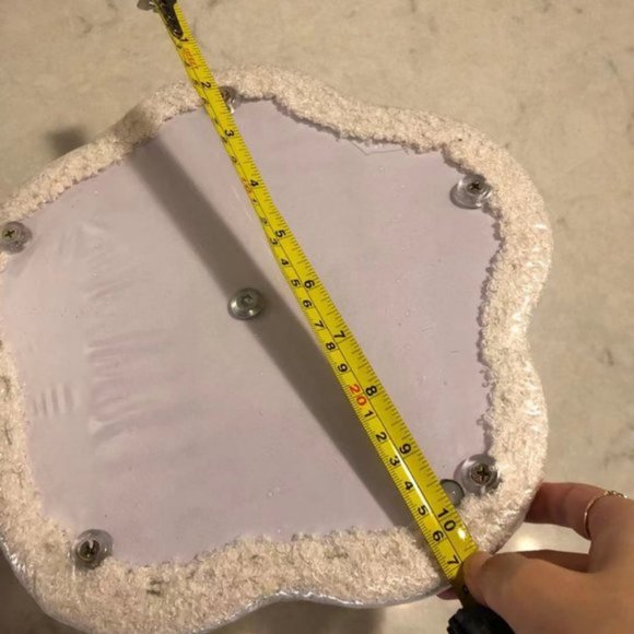 Egg Cat Scratcher - Picture 2 of 3